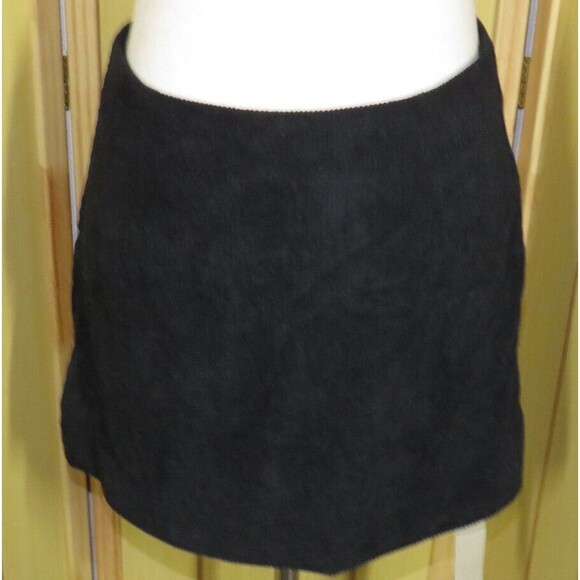 Halara Black Corduroy Mini Skort Back Zip Closure Size XS - Picture 2 of 10